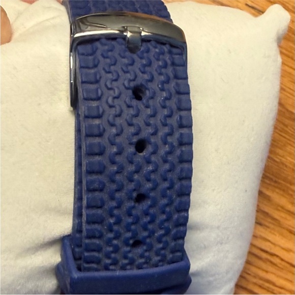 Ed Hardy Blue and Silver Men's Watch - Picture 9 of 11